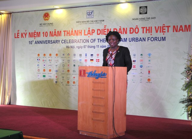 Bà Victoria Kwakwa - Giám đốc quốc gia Ngân hàng Thế giới tại Việt Nam, Đồng chủ tịch Diễn đàn đô thị Việt Nam phát biểu tại buổi lễ